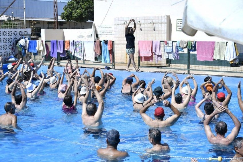 Inscriben a la colonia de vacaciones gratuitas para adultos mayores