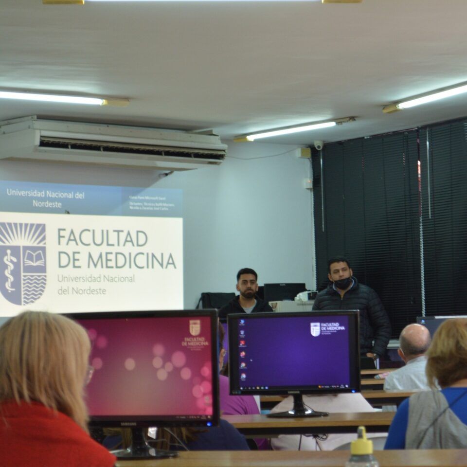 Medicina de la UNNEprepara actividades para los AM