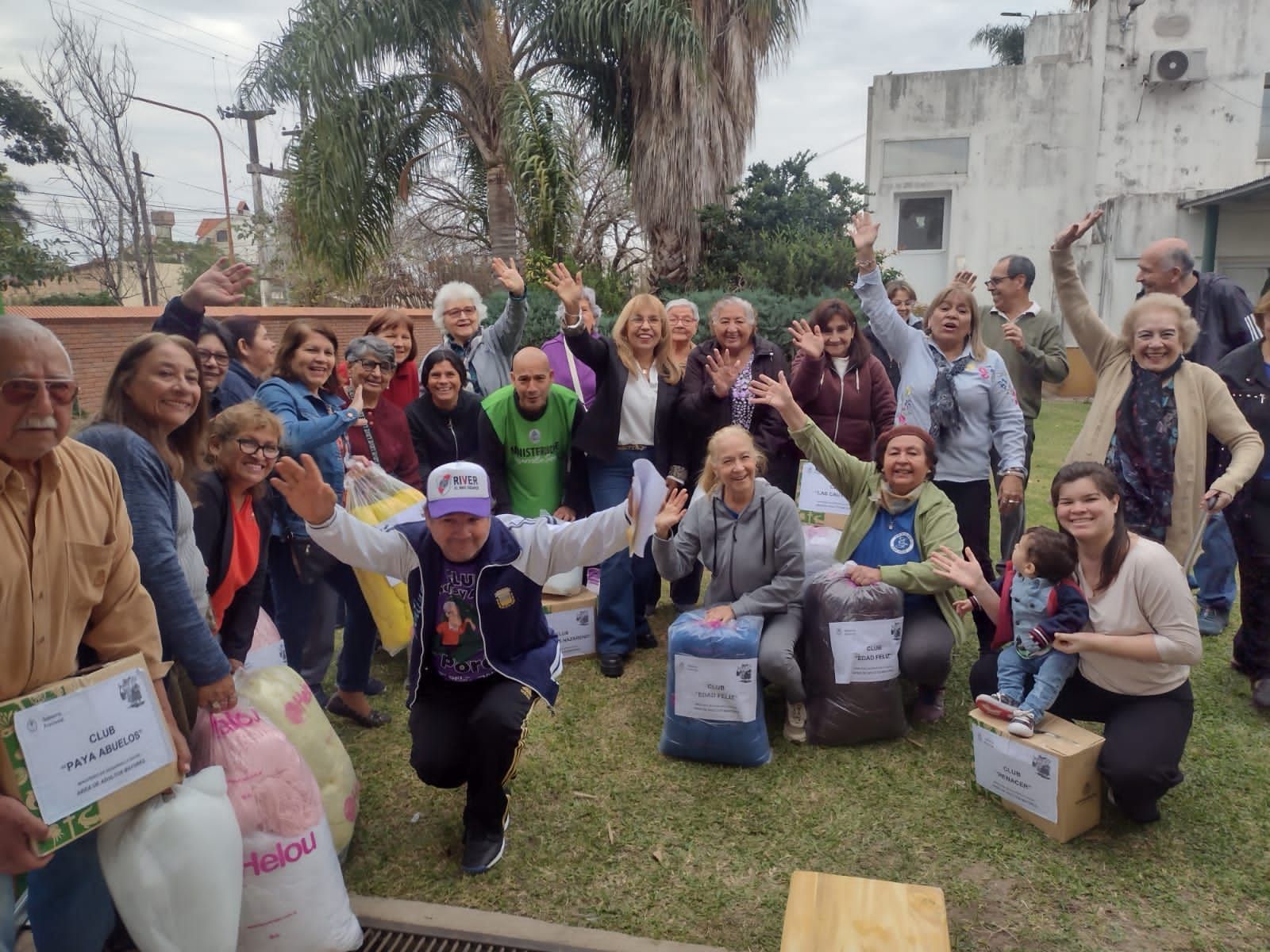 Los Clubes de Adultos Mayores recibieron recursos para sus talleres