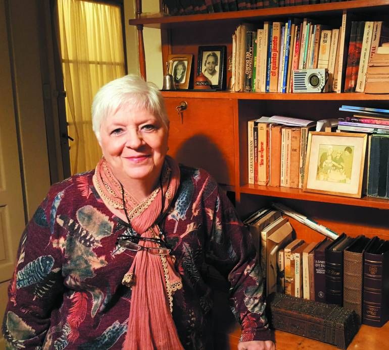 Stella Maris Folguerá: ”El escritor nunca termina de trabajar sus textos”