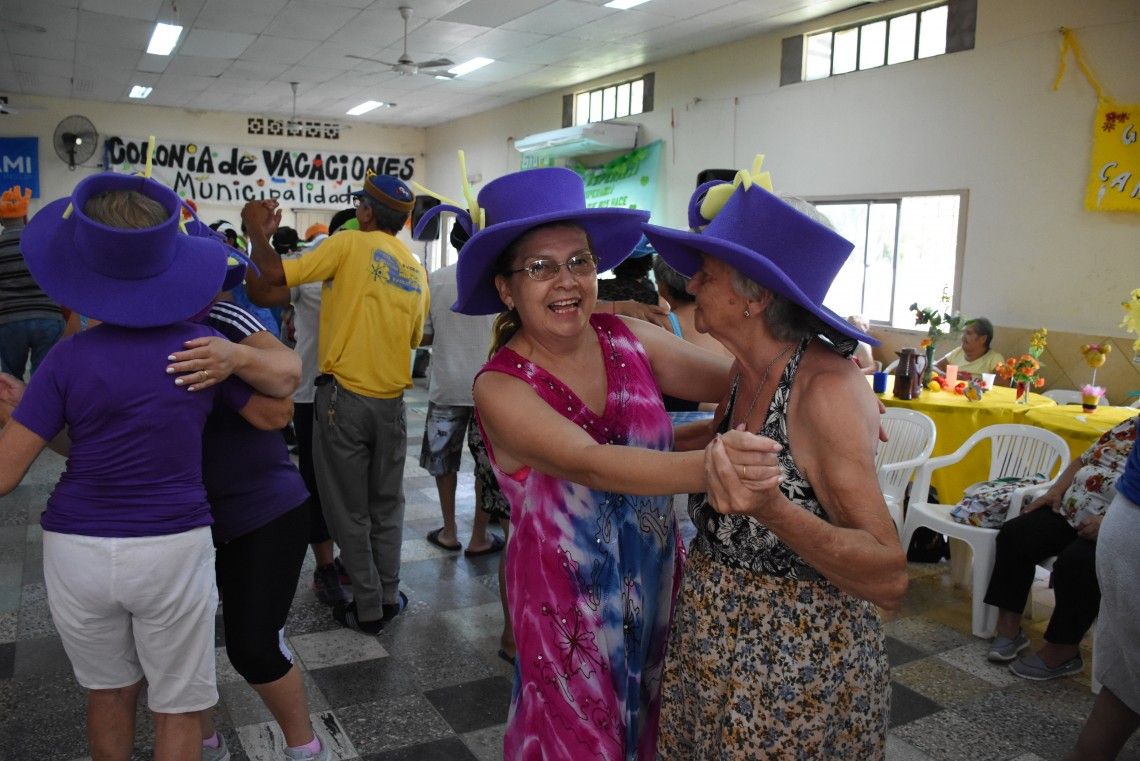 El programa ‘’AM Bien Activos’’ en 5 barrios de la Ciudad