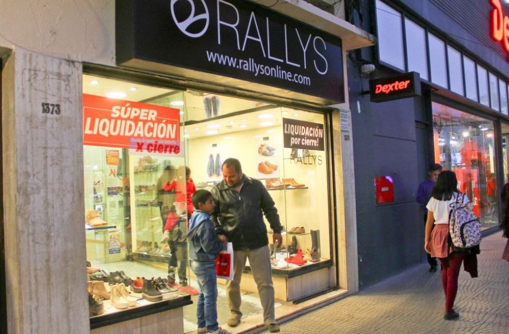 Comercios deben tramitar permiso de emergencia para funcionar