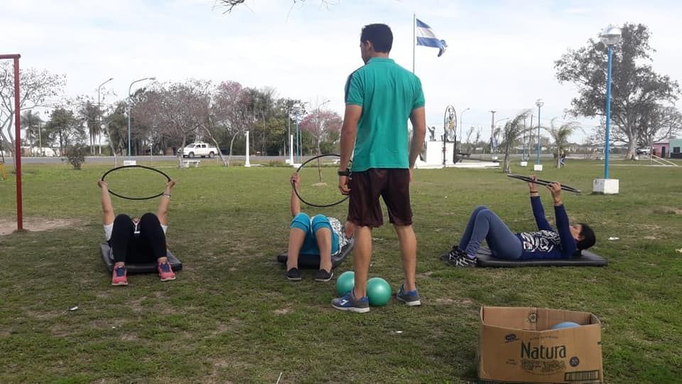 Múltiples actividades para personas mayores en Esquina
