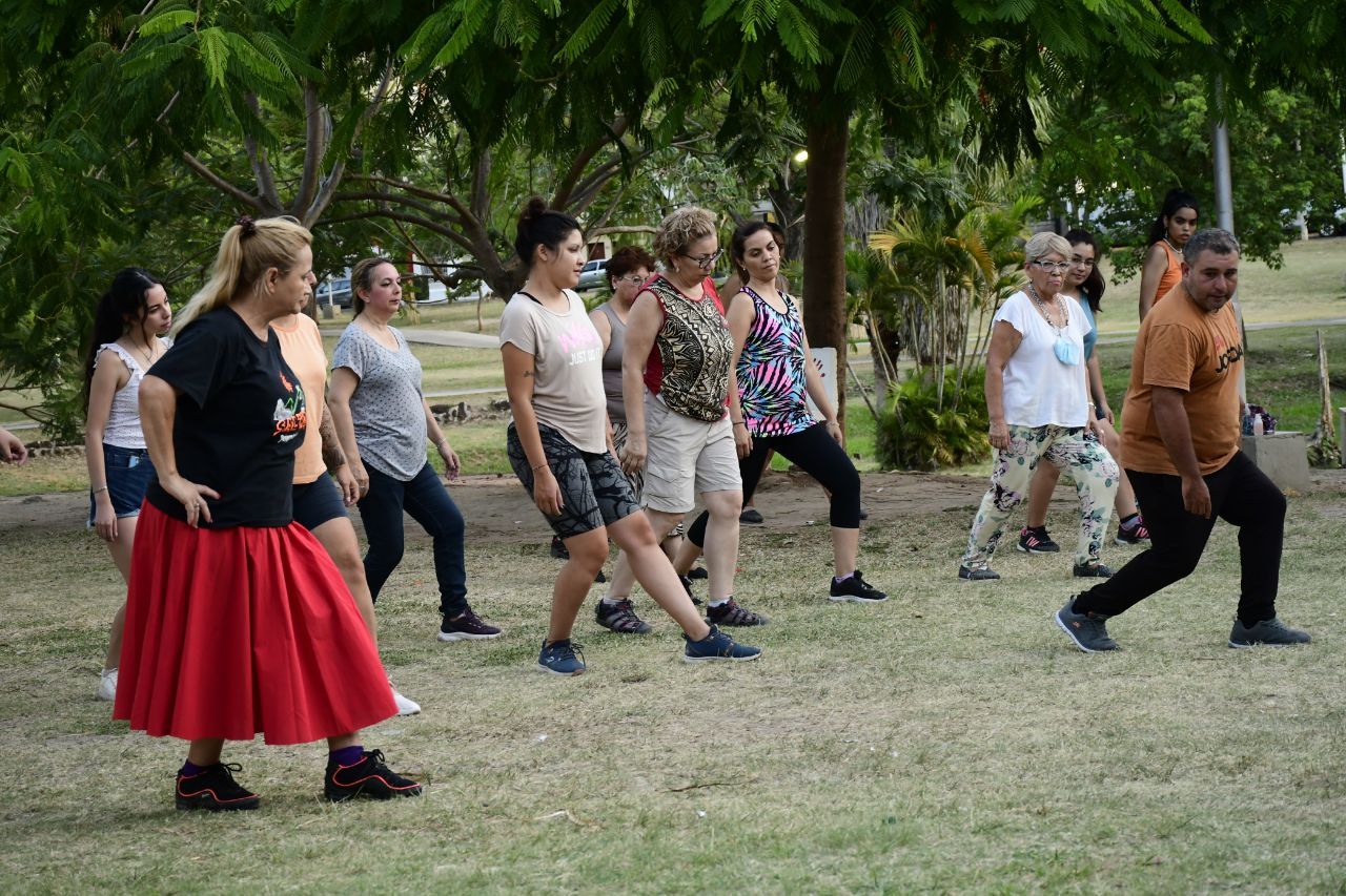 Comenzaron las clases de chamamé gratuitas impulsadas por la Municipalidad