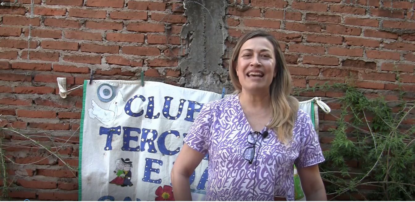 Brindaron servicio de peluquería y podología en el Club de AM San Benito