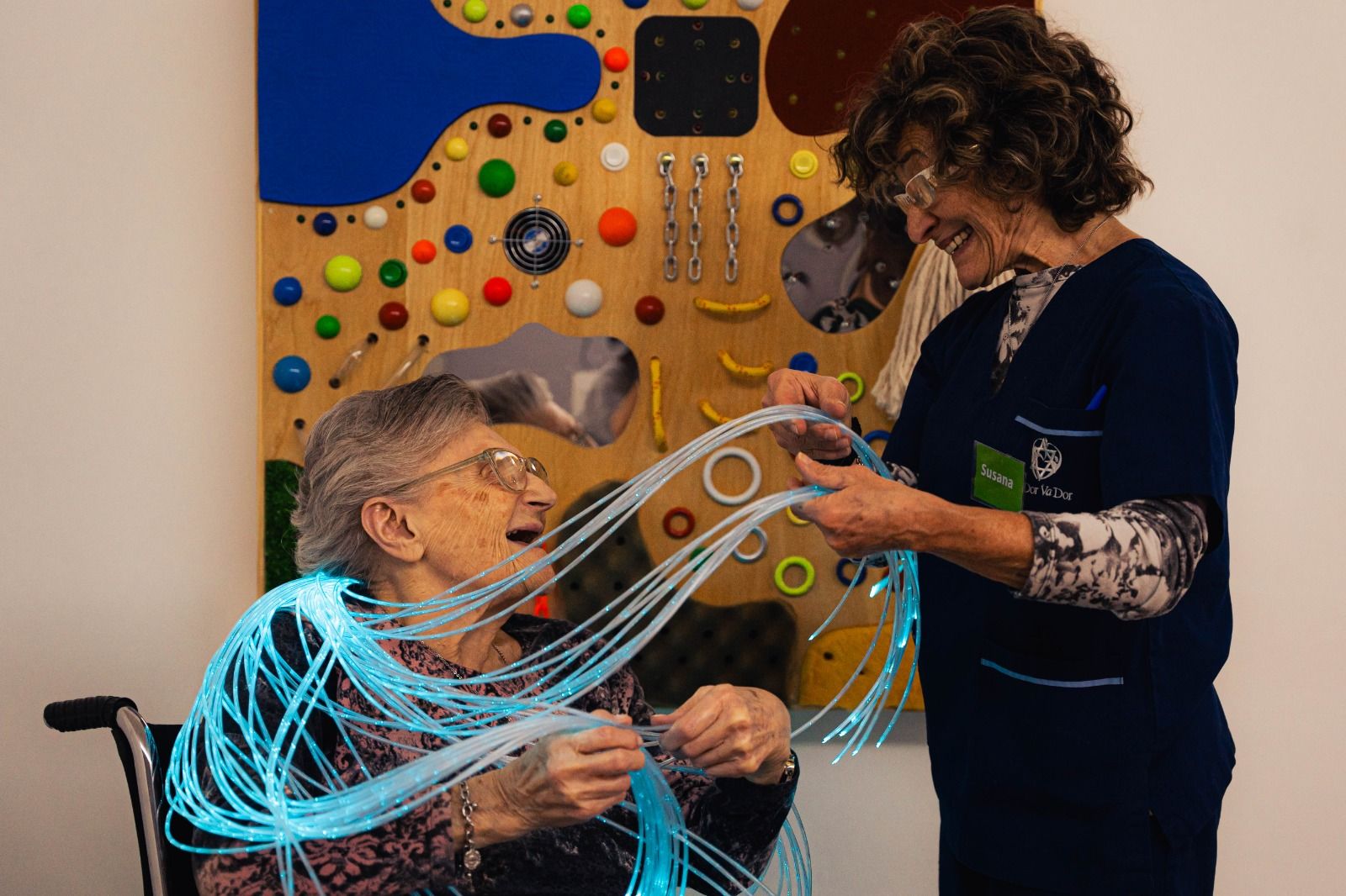 LeDor VaDor, inaugura una sala de estimulación multisensorial para personas mayores