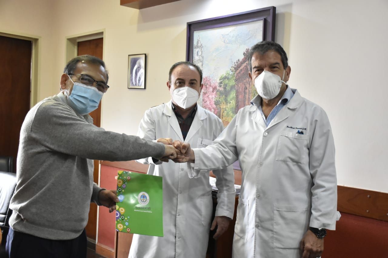 Entregaron un equipo de Rayos Xportátil para el Hospital Geriátrico
