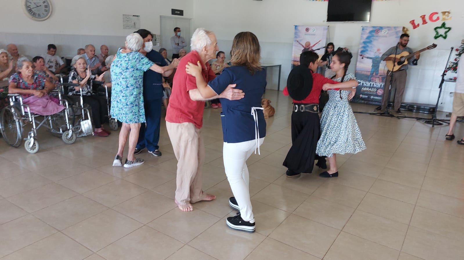 Adultos mayores disfrutaron del “Chamamé con todos”