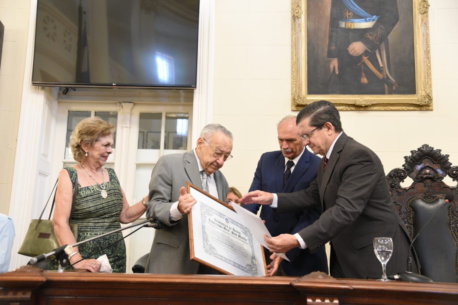 Braillard Poccard reconoció la trayectoria del Dr. León Horacio Gutnisky