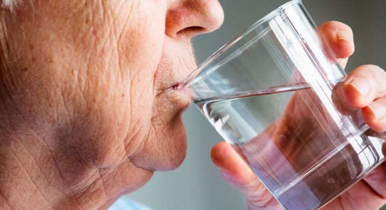 FAMI Salud: ¿por qué es importante tomar agua?