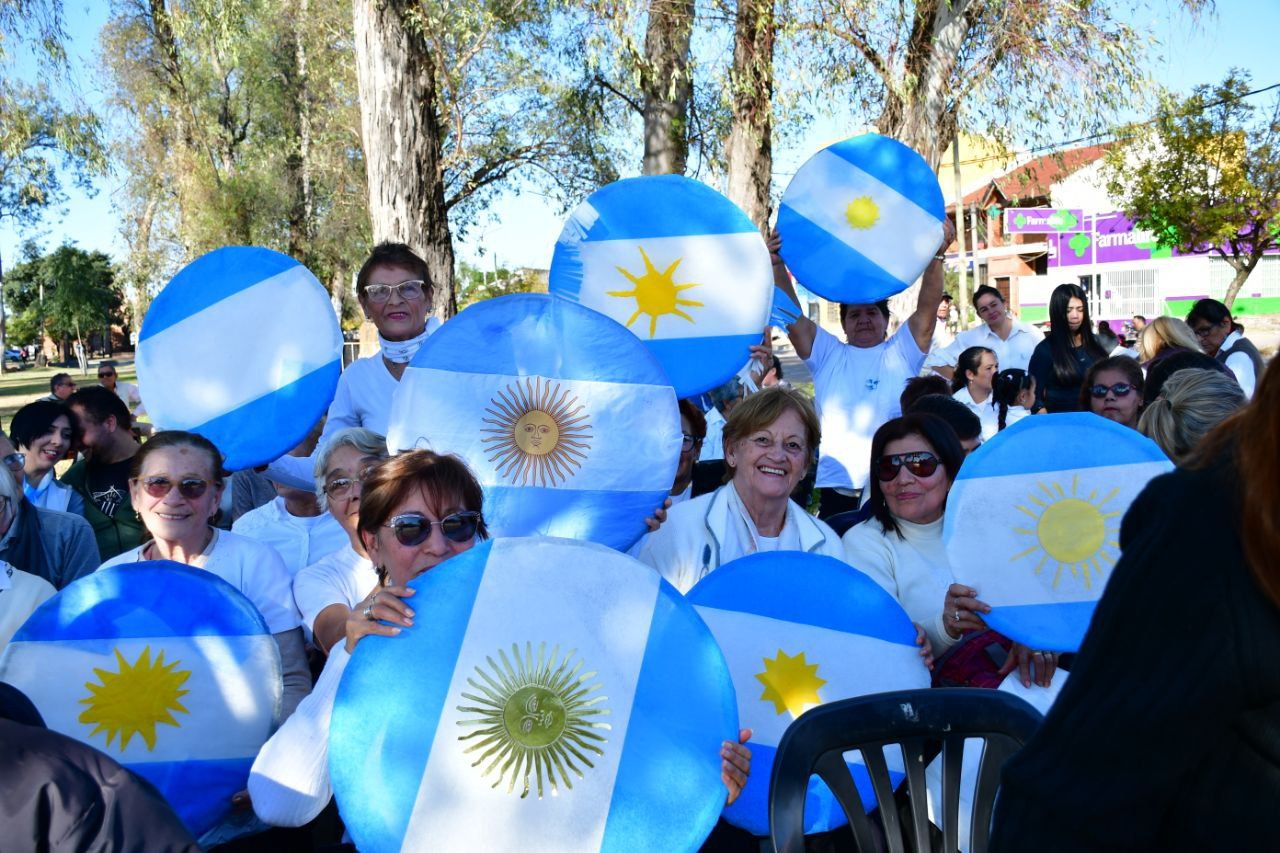 “Bien Activos”: AMmostraron sus dotes artísticos en el parque Eucaliptal