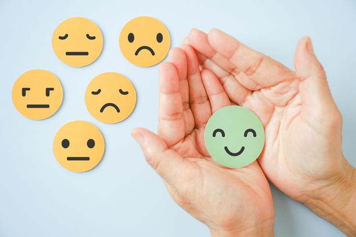 “Ocúpate de tu bienestar emocional” por Tona Galvaliz