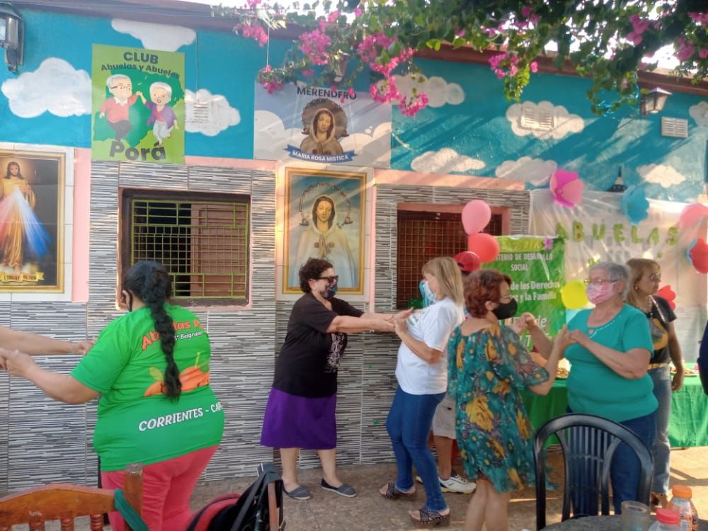 Los clubes de abuelos festejaron la llegada de la primavera