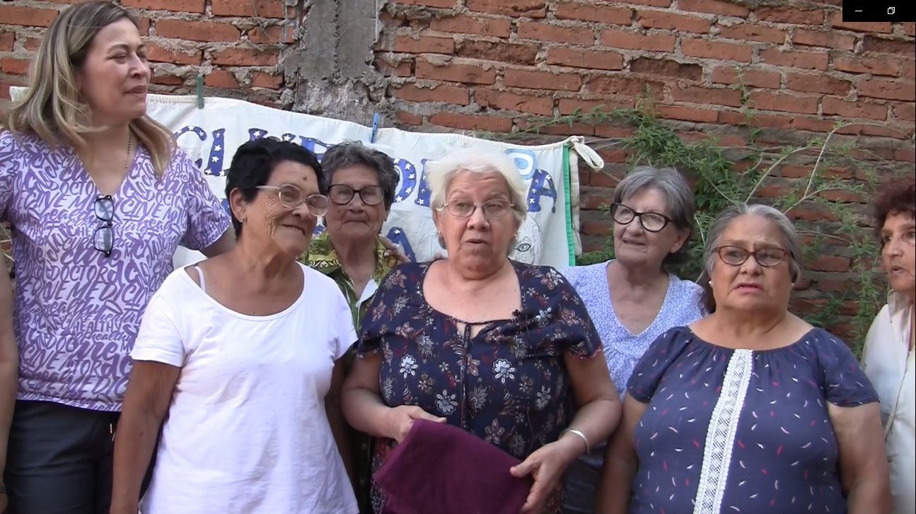 Brindaron servicio de peluquería y podología en el Club de AM San Benito