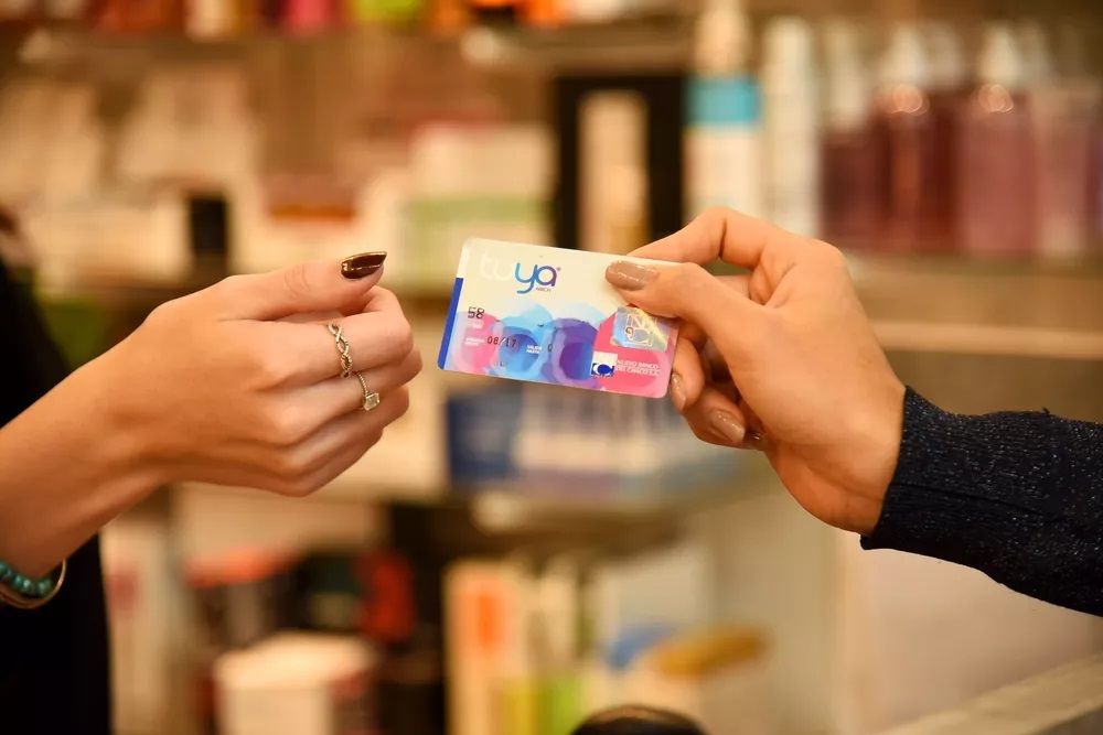 Tarjeta Tuya: interesante promoción y bonificación para el inicio de clases