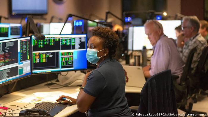 Jubilados de la NASAayudaron a reparar un importante telescopio del espacio