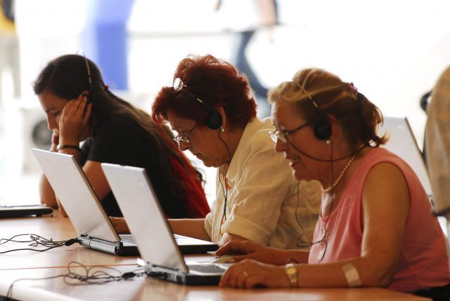 Inclusión Digital para Personas Mayores en la UNCAUS