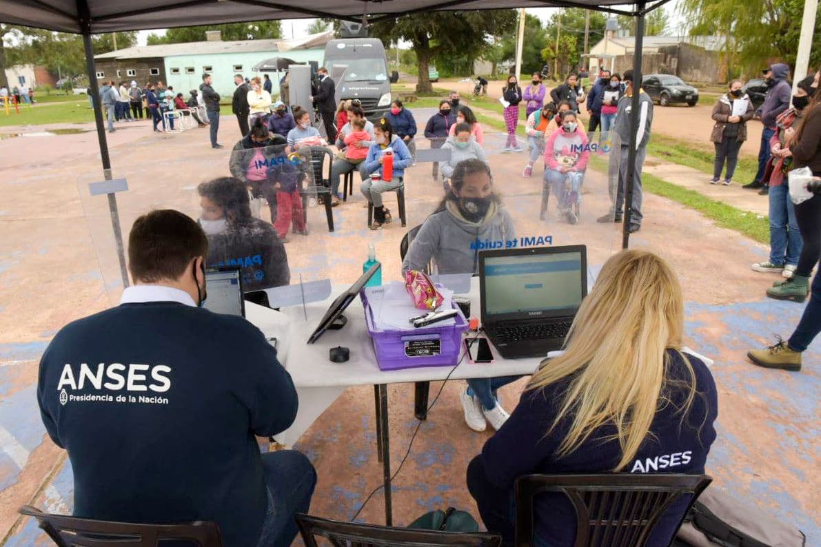 Anses, Pami brindaron servicios a vecinos del barrio Esperanza