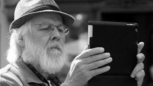 ”Espacio en los medios de comunicación para los mayores” l Por Mirian Blanchard